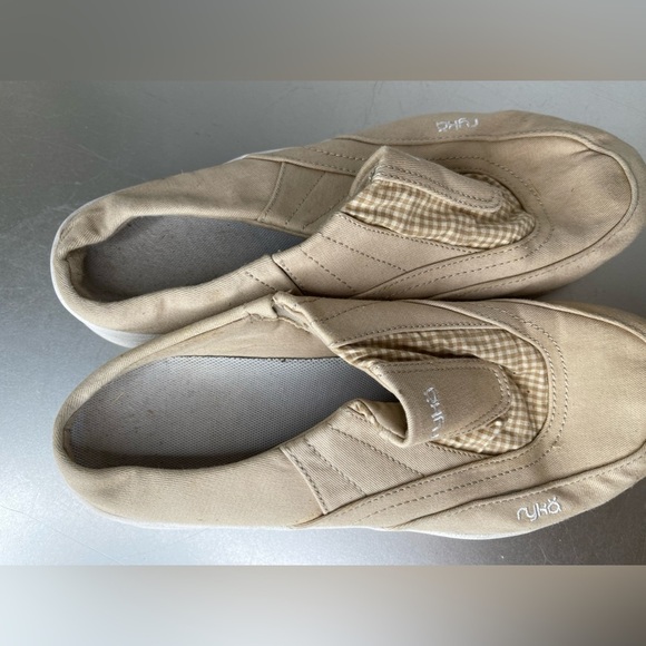 Ryka Shoes Womens Sz 9.5 Low Top Slip On Comfort Roubd Toe Flat Tan Cream - Picture 5 of 7